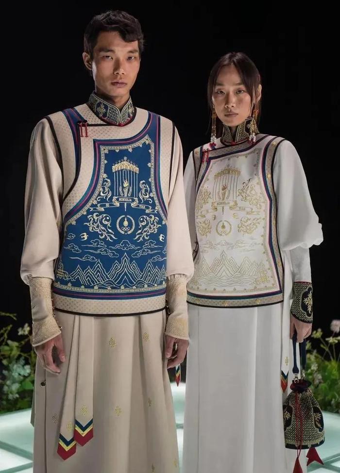 Mongolian delegation clothing